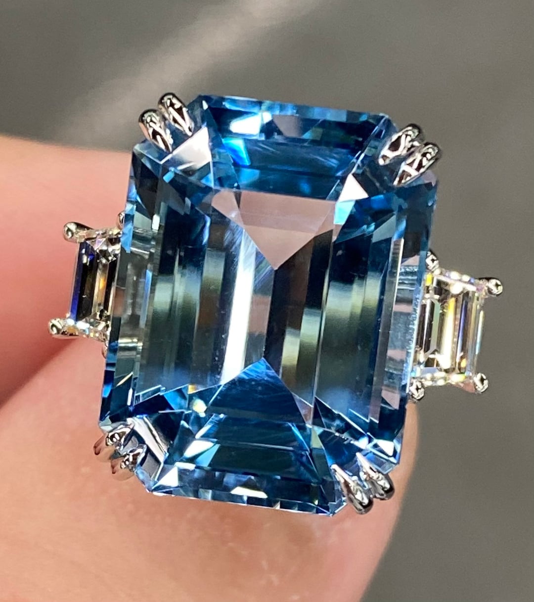 Blue stone diamond ring price deals