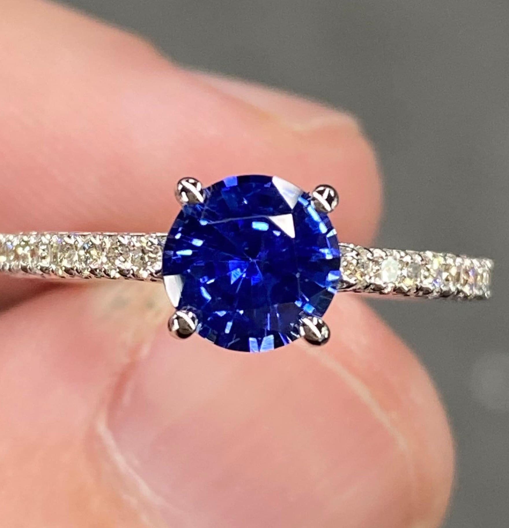 Exceptional 1.8 Ctw Royal Blue Ceylon Sapphire & VVS Diamond 18K
