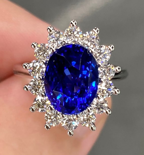 Exceptional GIA 6.2 Ctw Royal Blue Ceylon Sapphire D VVS Diamond