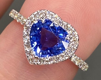 GIA Unheated 2.3 Ctw Blue Ceylon Sapphire & VVS Diamond Ring 18K White Gold Heart