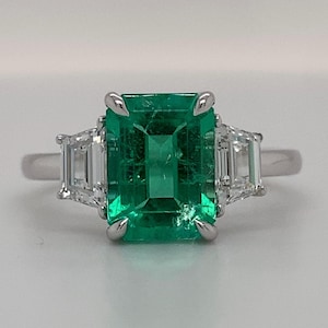 Stunning Untreated 2.7 Ctw Colombian Muzo Green Emerald & E VVS Diamond 18K White Gold Three Stone Engagement No Oil Insignificant