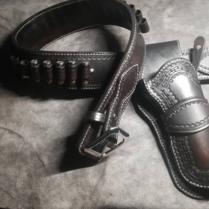 Funda Colt 45 S.A.A y Cinturón de aparejo personalizado.