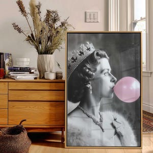 Queen Elizabeth Bubblegum Pop Art Print: Royal Wall Decor