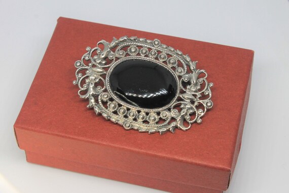 Victorian Oval Onyx Silver Brooch - image 3