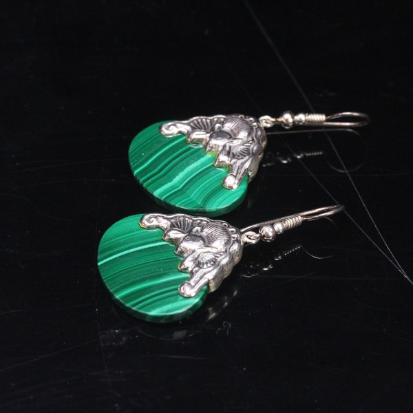 •MALACHITE - OVAL• silver bezel set stud earrings