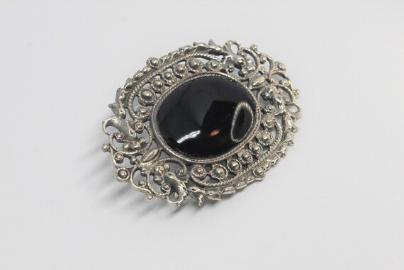 Victorian Oval Onyx Silver Brooch - image 4
