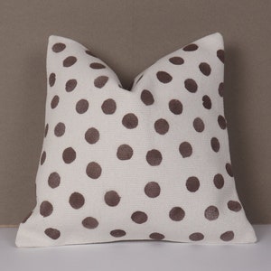 Funda de almohada tejida a mano, almohada moderna, almohada blanca y gris, almohada neutra, funda de almohada de estilo rústico moderno, almohada boho, almohada tejida