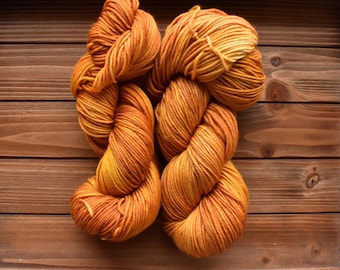 Amber Wheat: Mustard Gold Ochre Turmeric Yellow Yarn. Hand-dyed Superwash Fingering Sock Wool Yarn. Tonal yellow yarn. Semi-solid. Sport DK.
