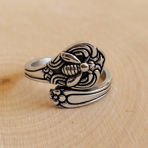 Stainless Steel Bumble Bee Spoon Ring - Antique Silver Garden Insect Boho Band