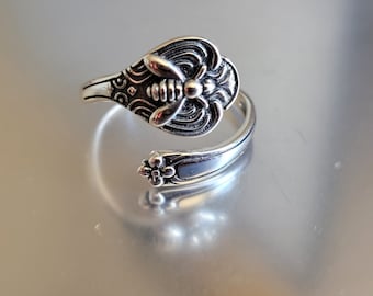 Sterling Silver Bumble Bee Spoon Ring - Antique Silver Garden Insect Boho Band