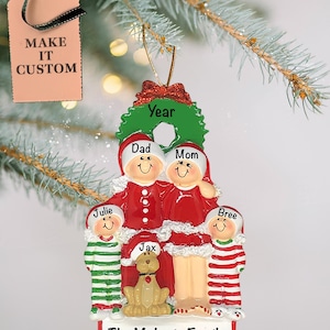 Pyjama de Noël, famille de 4 personnes, décoration avec chien • Décoration de famille personnalisée avec animal de compagnie • Famille de quatre personnes personnalisée • Idées cadeaux famille et chien