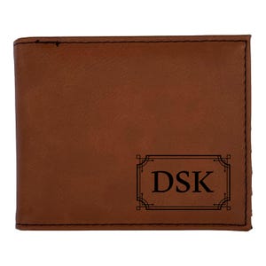 Cartera de regalo para el Día del Padre: Cartera de cuero vegano con monograma: regalo personalizado con iniciales para él, cartera grabada personalizada para hombre