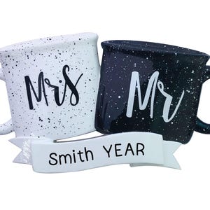 Wedding Christmas Ornament • Personalized Bride and Groom Favours • Mr and Mrs Ornament 2026 • Custom Gifts for Newly Weds