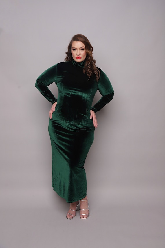 Plus size green velvet 2025