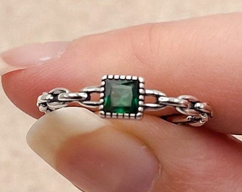 Emerald Zircon S925 Sterling Silver Simple Chain Adjustable Ring, Gemstone Ring, Unique Ring, Handmade Jewellery