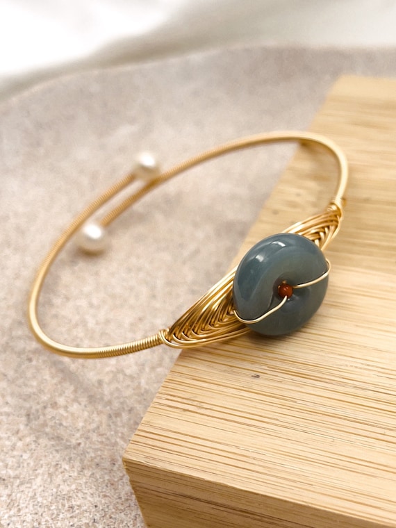 14k Gold Plated Fidget Adjustable Bracelet For Anxiety with Emerald Bead, Help Stress Skin Picking Dermatillomania Adhd