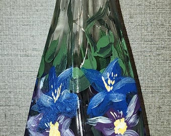 Hand painted with climatis wine bottle