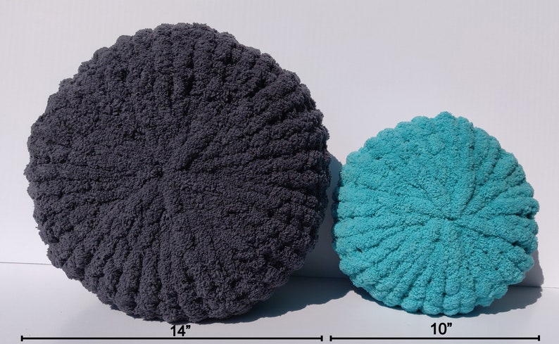 Chunky Knit Pillow Round Pouf
