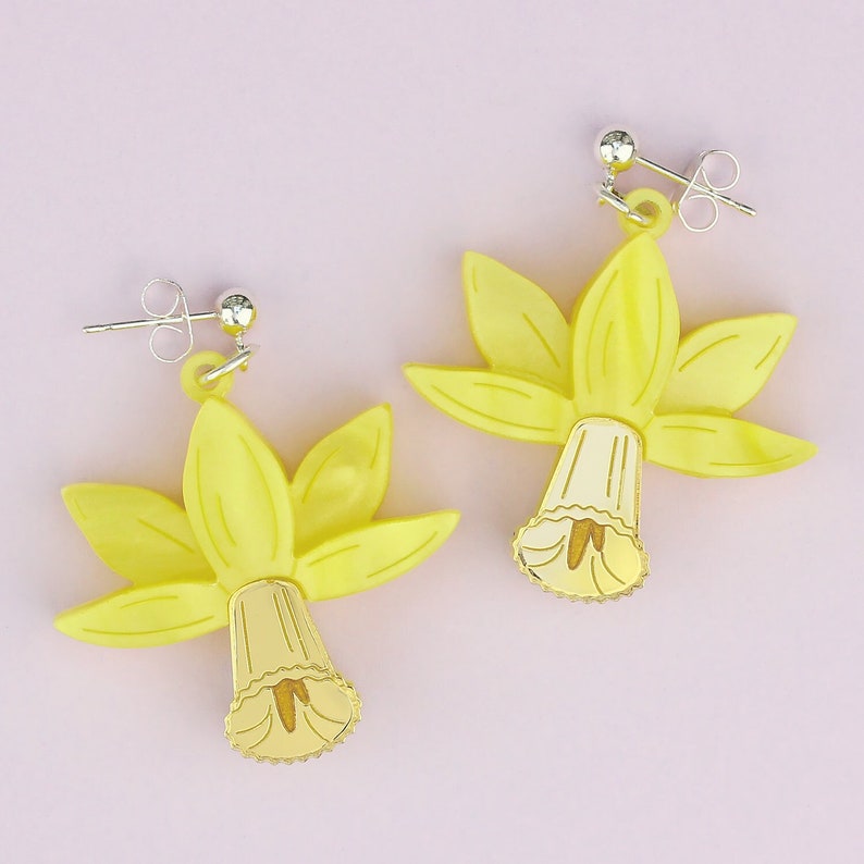 Daffodil flower earrings Yellow pearl perspex daffodil earrings Handmade daffodil gift for plant lover Flower jewellery for gardener image 1