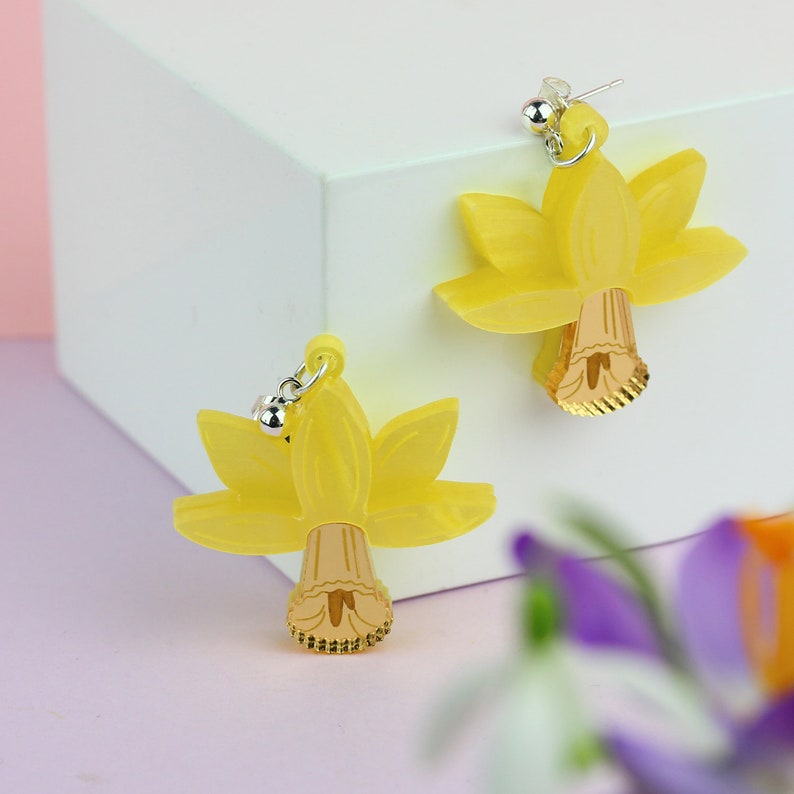 Daffodil flower earrings Yellow pearl perspex daffodil earrings Handmade daffodil gift for plant lover Flower jewellery for gardener image 2