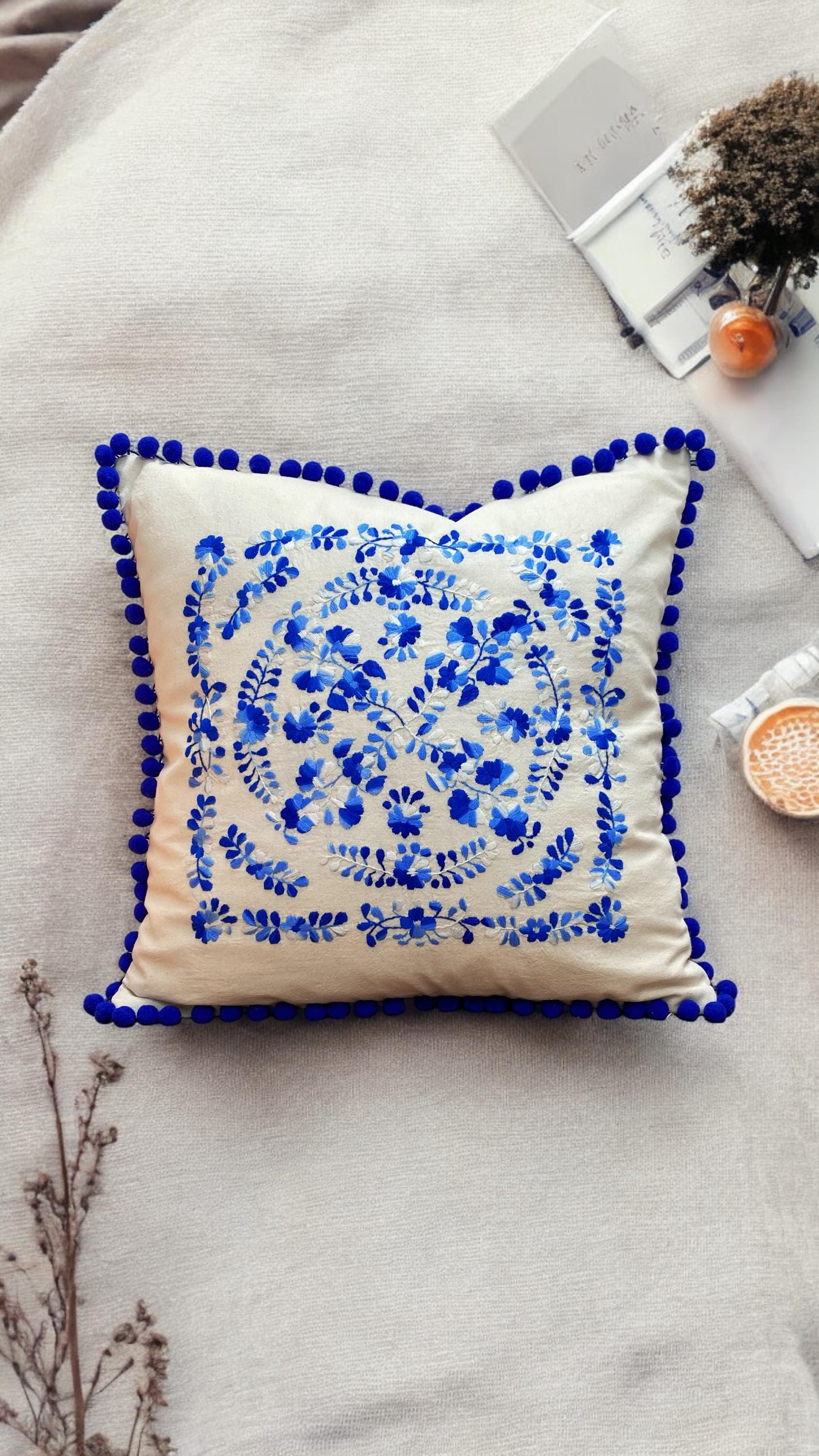 新品＊クッションカバー＊メキシコ刺繍＊ブルー×ホワイト＊水色＊メキシコ雑貨 新品＊クッションカバー＊メキシコ刺繍＊ブルー×ホワイト＊水色