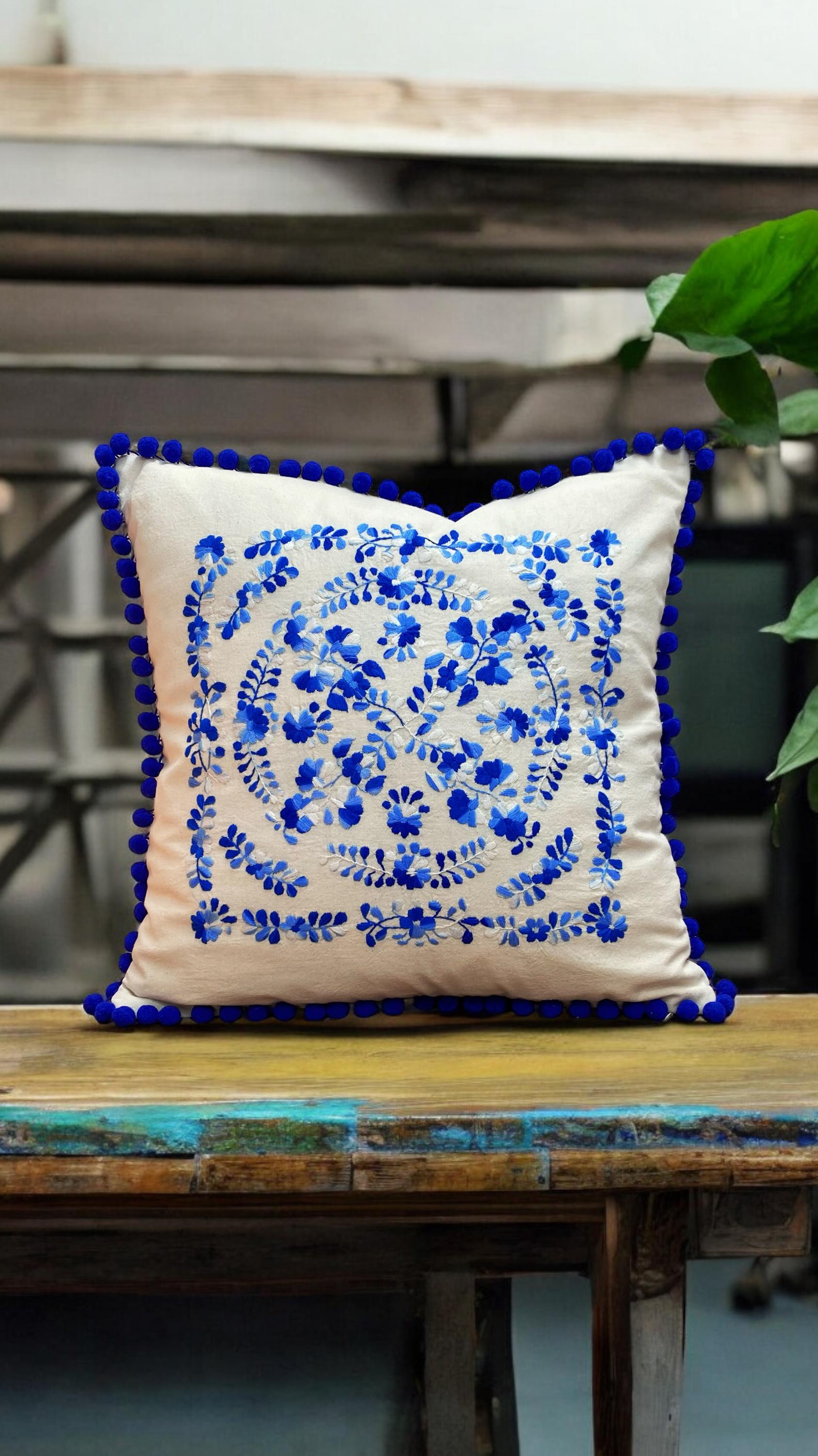 新品＊クッションカバー＊メキシコ刺繍＊ブルー×ホワイト＊水色＊メキシコ雑貨 新品＊クッションカバー＊メキシコ刺繍＊ブルー×ホワイト＊水色