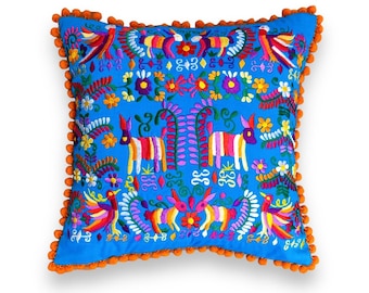 新品＊クッションカバー＊メキシコ刺繍＊ブルー×ホワイト＊メキシコ雑貨 新品＊クッションカバー＊メキシコ刺繍＊ブルー×ホワイト＊水色