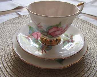 Roslyn/Royal Standard China - Famous Wheatcroft Roses - Rendevous - Trio Cup Saucer & Plate