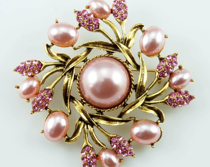Brooch in “Brooches are Forever