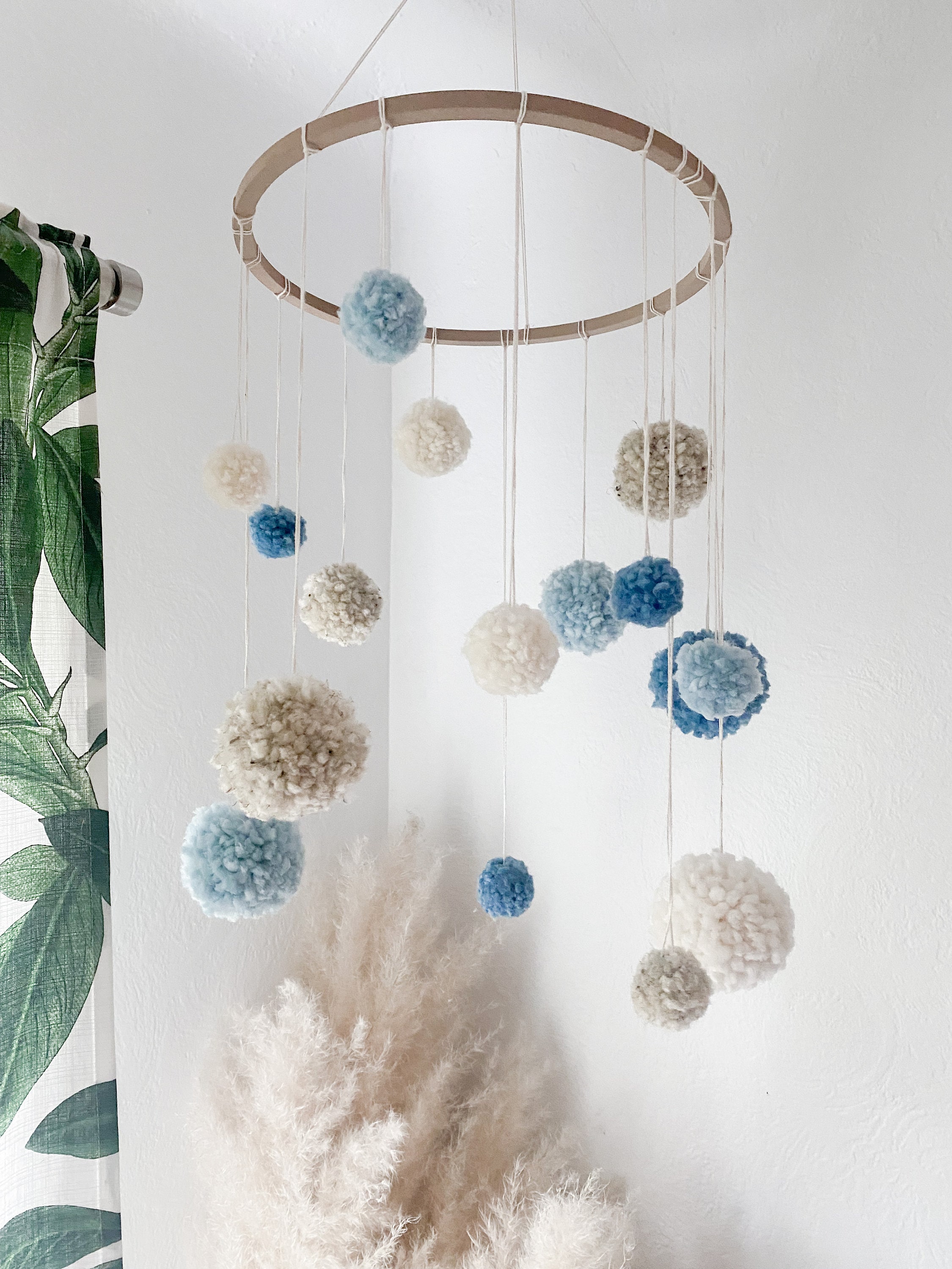 Custom Pompom Mobile / Crib Hanging / Ceiling Hanging - Etsy display picture 1