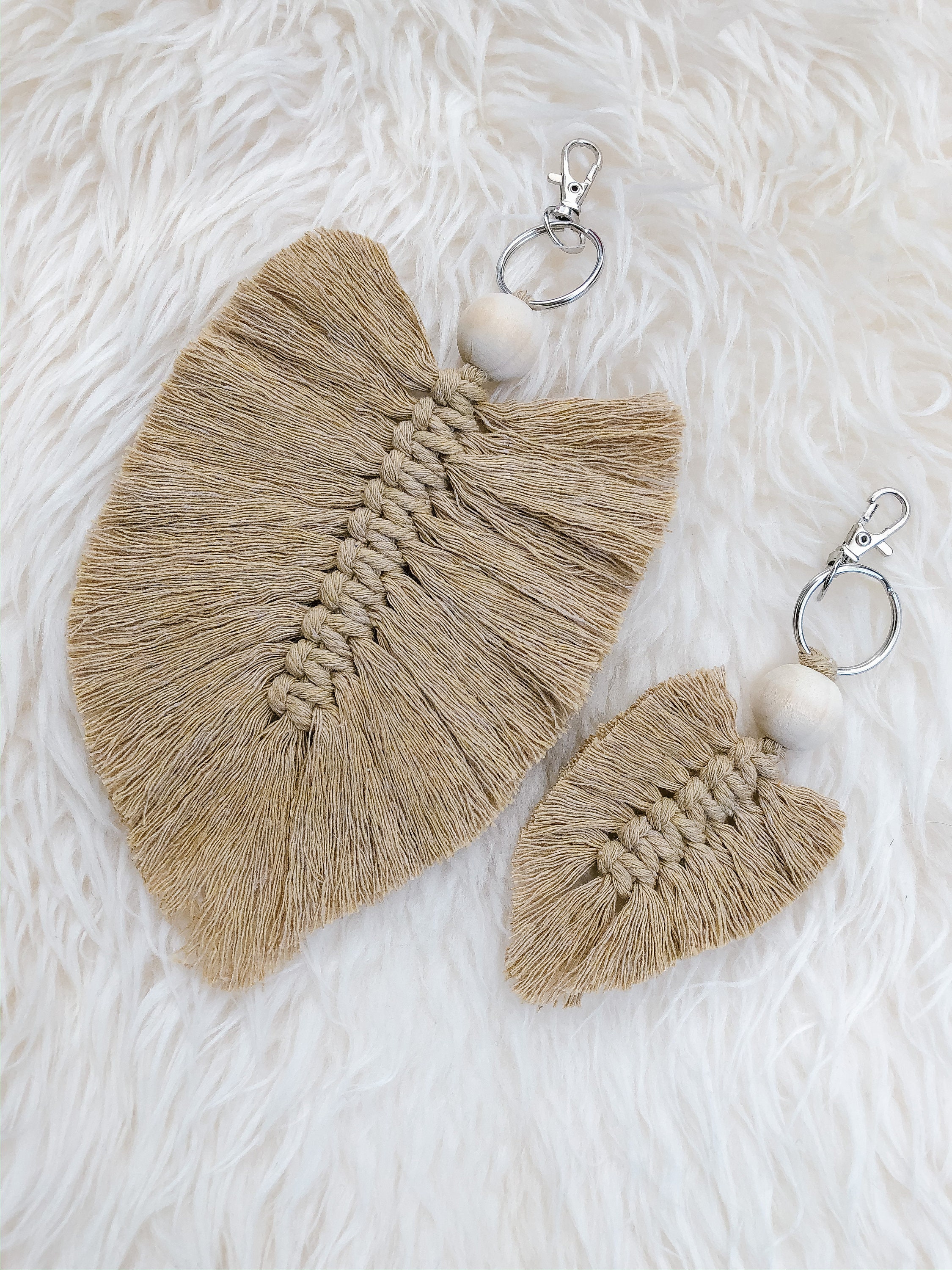 マクラメ　フェザー　キーホルダー マクラメフェザーキーホルダー - Etsy 日本