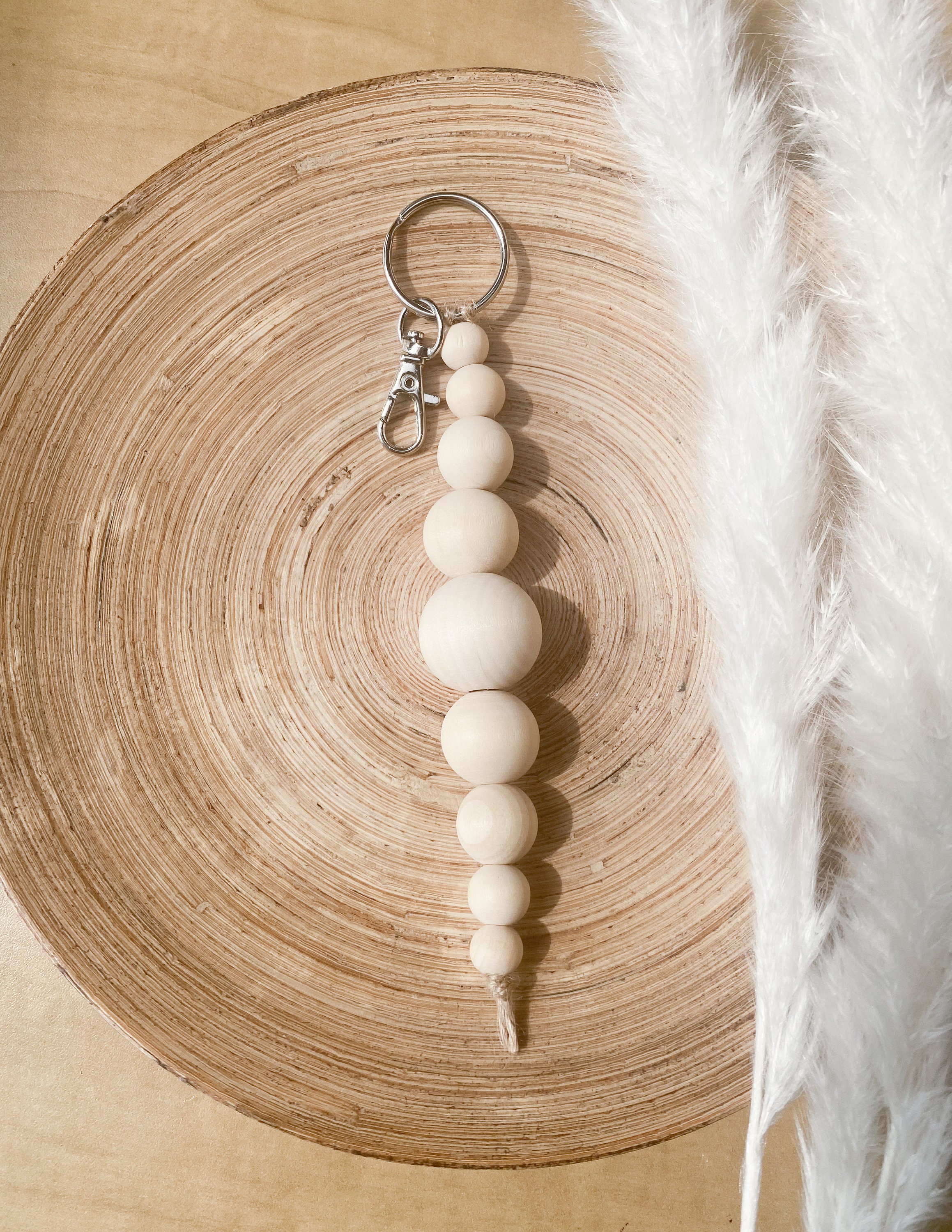 木製ビーズキーホルダー - 大 // 天然木ビーズキーホルダー - Etsy 日本