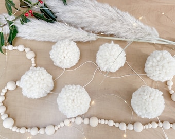 Cream Pompom Garland / Pompom string