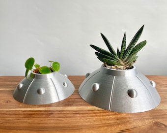 Flying Saucer Planter - Cute Alien Spaceship Planter - Gift for Kids - Succulent Planter - UFO Pot - Alien Ship