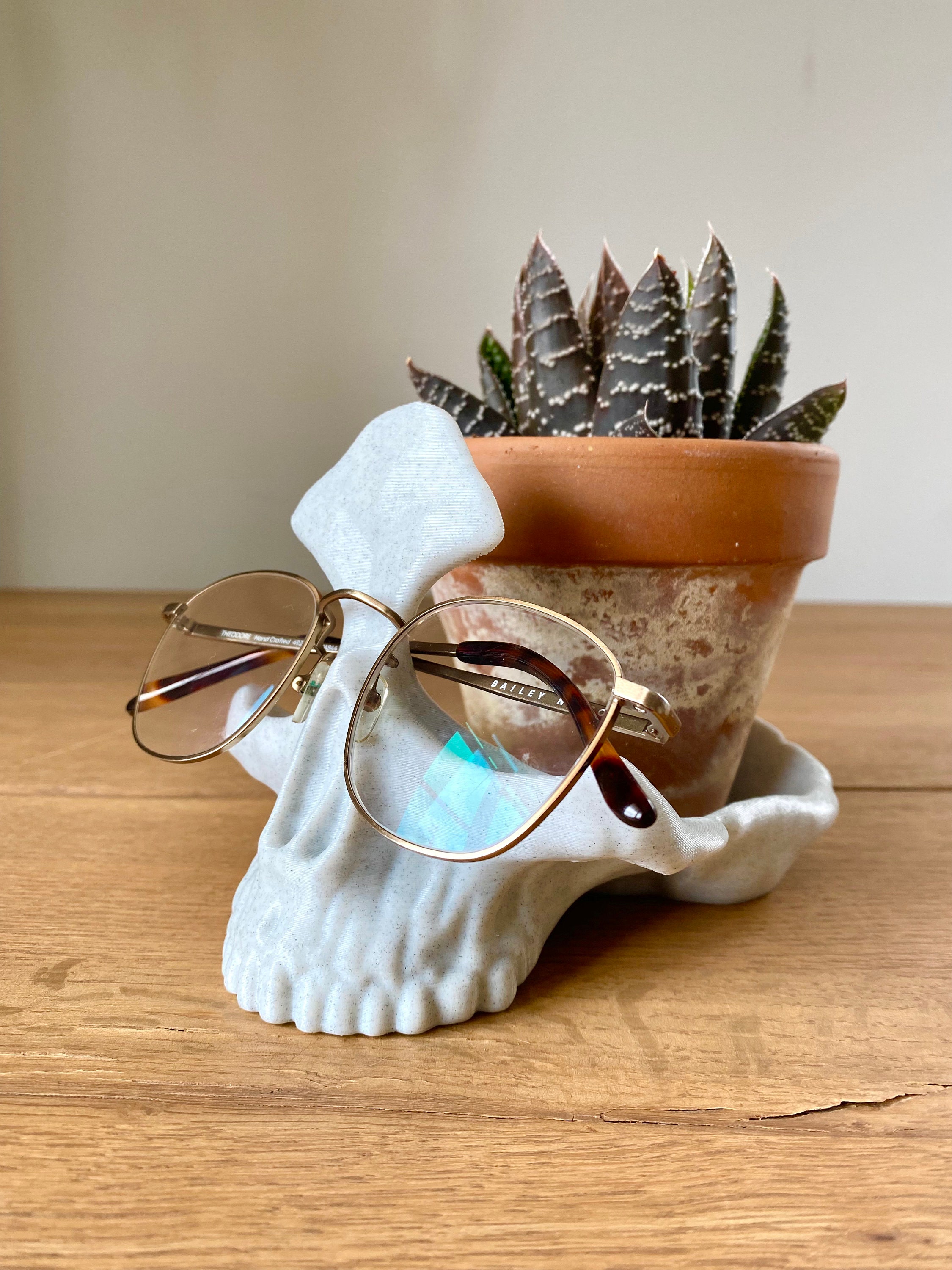 Skull Glasses Stand Holder, Sunglasses Stand, Desk Tidy, Gothic Decor,  Skeleton Eyeglasses Holder, Eyewear Stand 