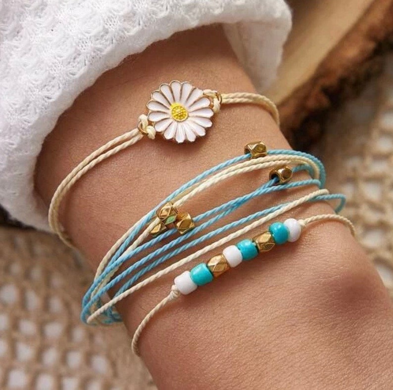Pretty Daisy Bracelet Set Enamel Daisy Charm Bracelet Beaded Etsy