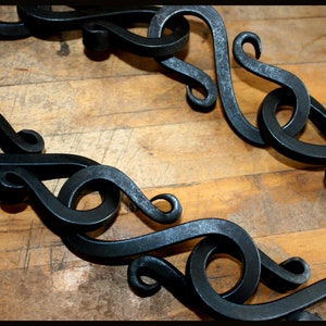 decorative chain hand forged (1/4" square)