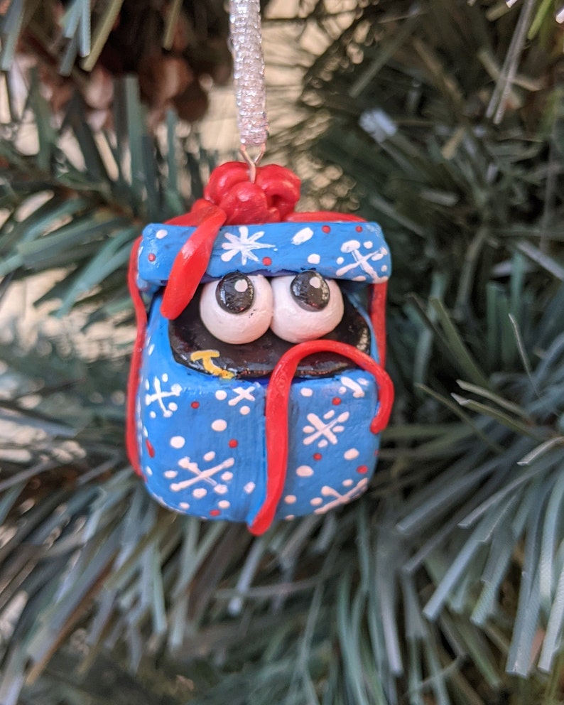 Peeking Present