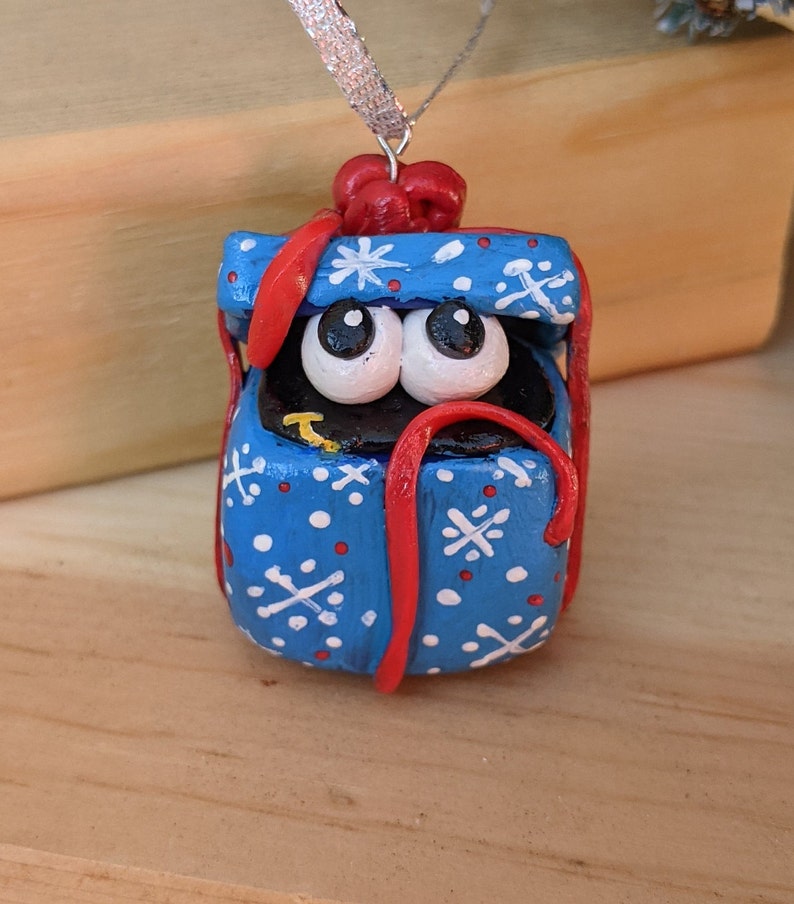Peeking Present