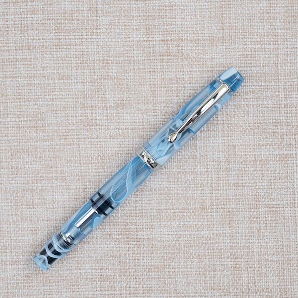 TIANZI Piston-Fill Fountain Pen in Sky blue