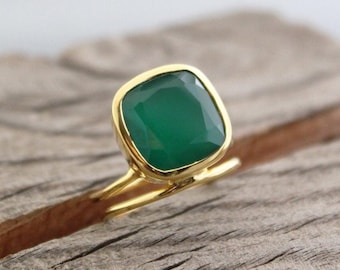 Green Onyx gold polish Ring: Handmade Cushion Cut Gemstone, Sterling Silver Ring