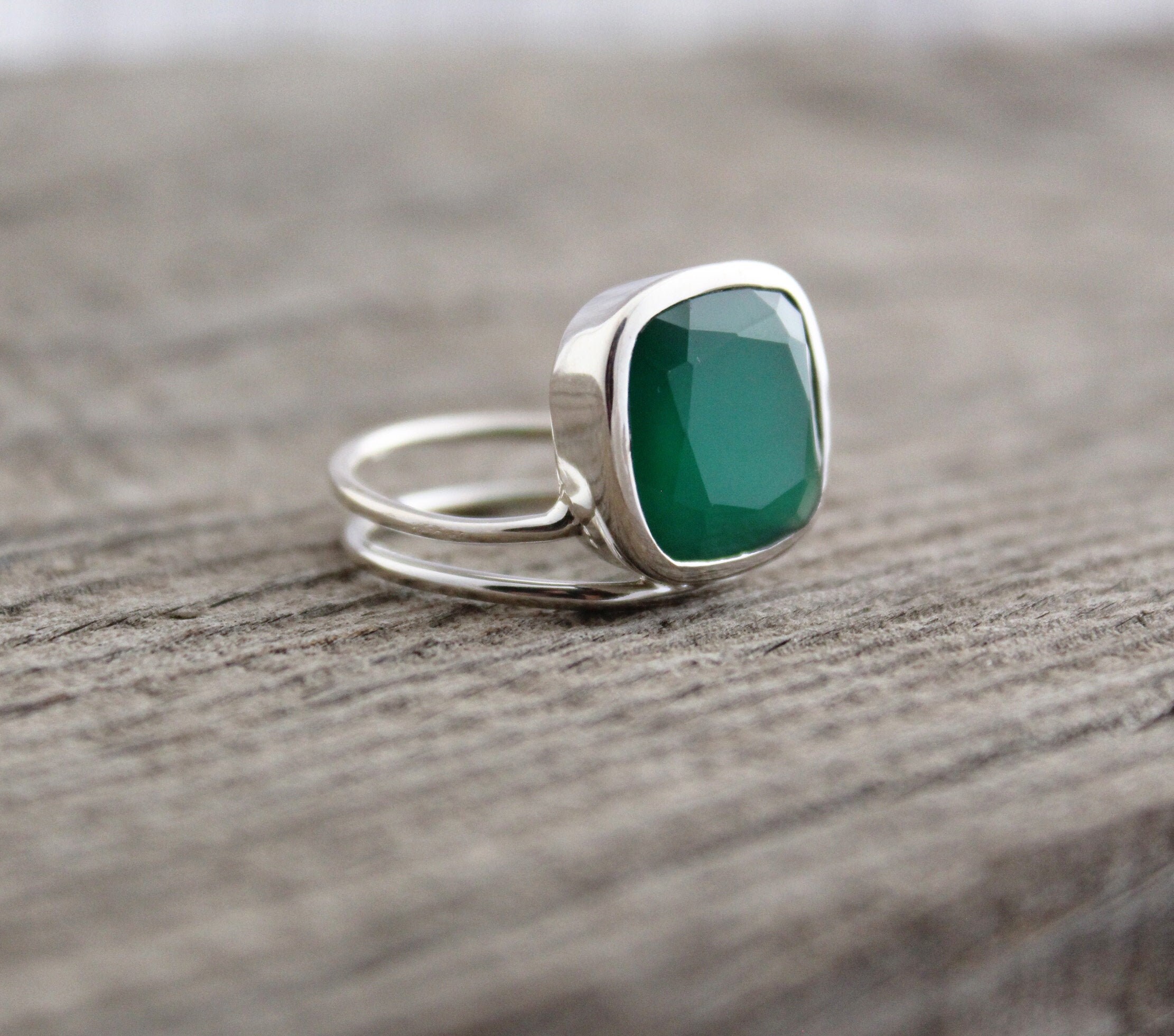 green onyx ring meaning