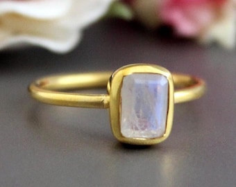 Handmade Rainbow Moonstone Ring: Sterling Silver Bezel Setting