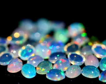 Ethiopische opaalcabochon: meerkleurige ovale edelsteen (4 x 3 mm)