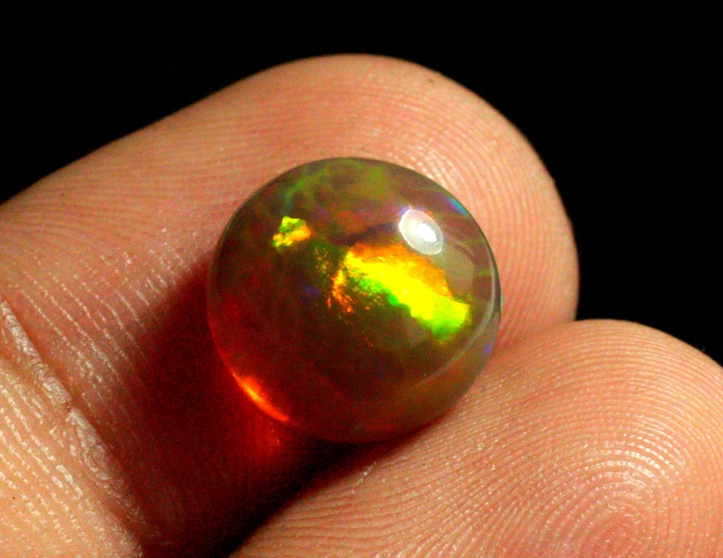 AAA+ Grade Quality Opal Cabochon Gemstone 4.10 Carat Multi fire Opal Round Shape Gemstone Natural Opal Ring Size Gemstone 11x5 mm