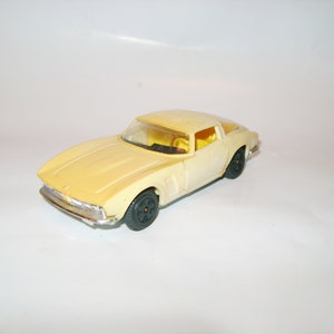 Collectible plastic car model Iso Grifo Bertone (1963) 1/43 Politoys remake USSR Novoexport DFI