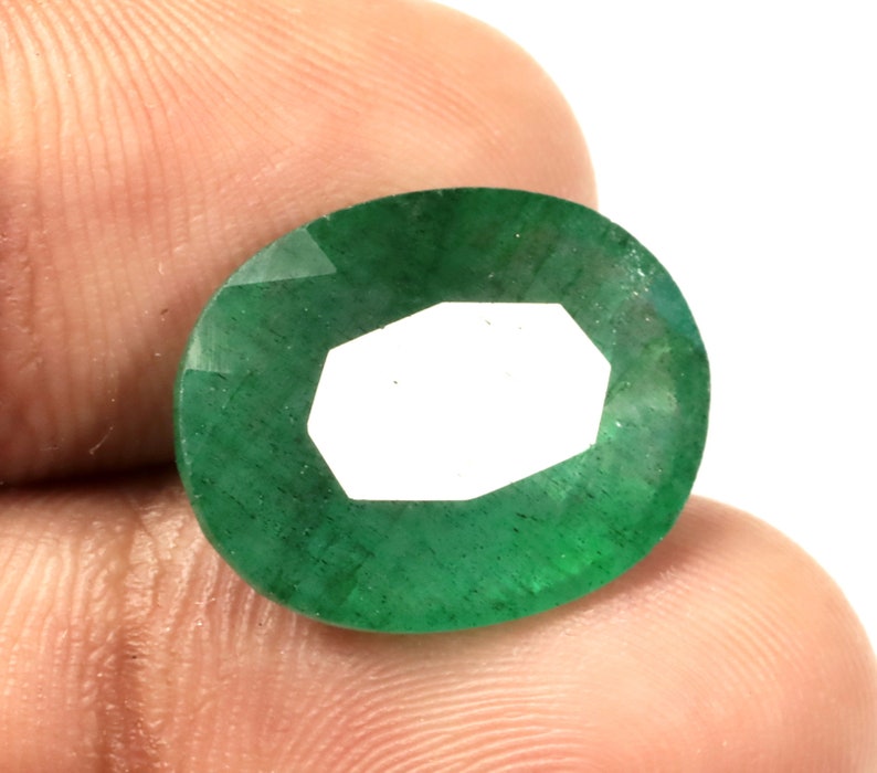 11 ct tw Oval Shape Beryl Natural Emerald