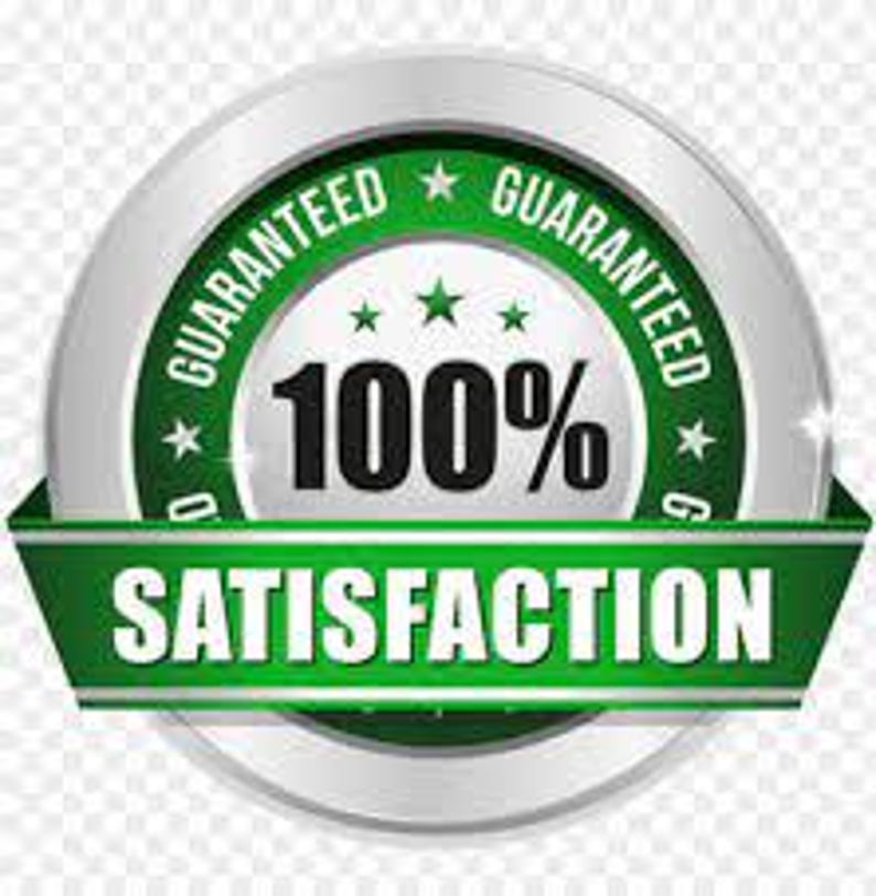 Puede incluir: Insignia verde y plateada con una cinta blanca. La insignia dice "Guaranteed 100% Satisfaction Guaranteed" y la cinta dice "Satisfaction".