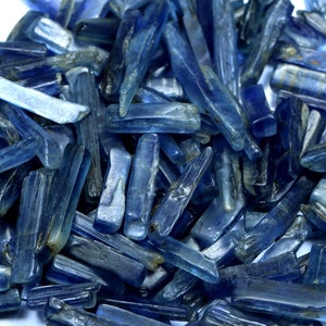 Kyanite Raw Stone – Kyanite Healing crystal – Natural Raw Kyanite Gemstone – Rough Kyanite Stone – Raw Kyanite Rough Lot. 15 To 22 MM