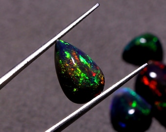 Naturalny czarny opal etiopski, luźne kaboszony, wędzony opal, wielokolorowy opal ognisty, kształt gruszki, rozmiar pierścionka, opal do wyrobu biżuterii, kamień urodzinowy października
